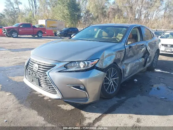 58ABK1GG8GU006812 2016 LEXUS ES - Image 2