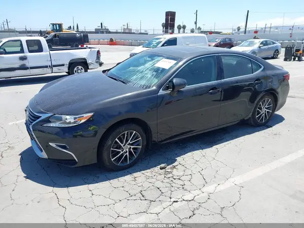 58ABK1GG8GU009645 2016 LEXUS ES - Image 2