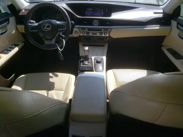 58ABK1GG8GU010245 2016 LEXUS ES - Image 8