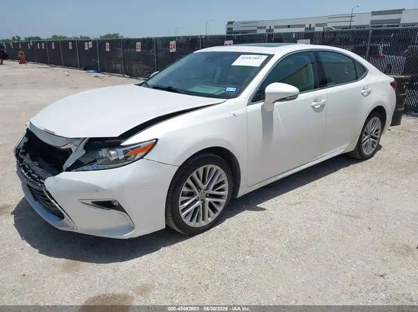58ABK1GG8GU012724 2016 LEXUS ES - Image 2