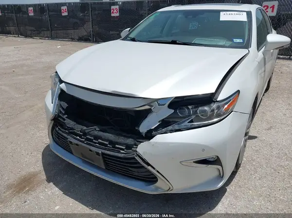 2016 LEXUS ES auction photo 6