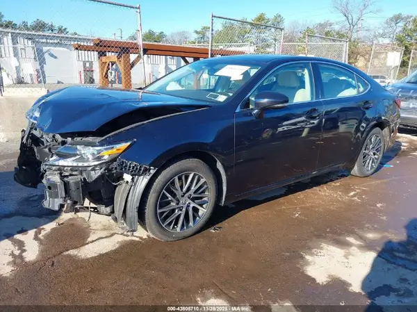 58ABK1GG8GU018104 2016 LEXUS ES - Image 2