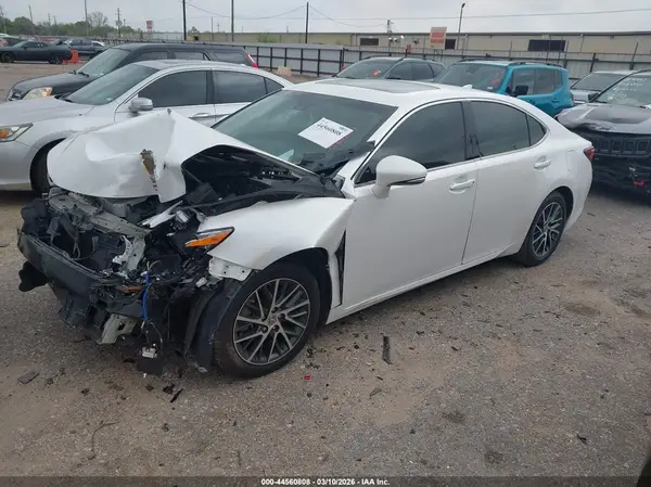 58ABK1GG8GU019673 2016 LEXUS ES - Image 2