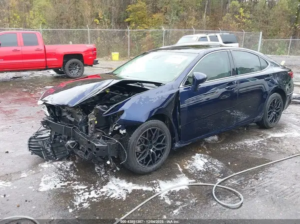 58ABK1GG8GU021780 2016 LEXUS ES - Image 2