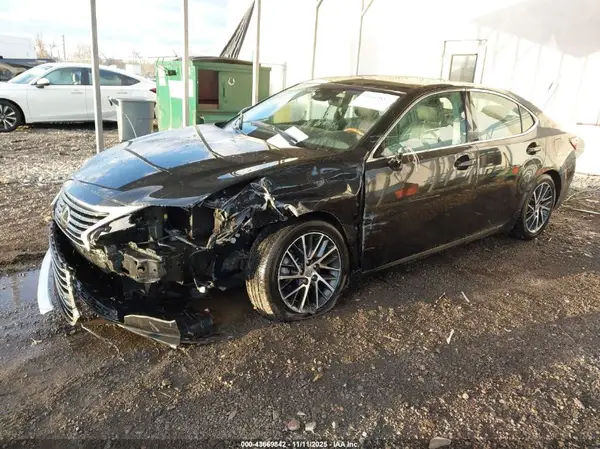 58ABK1GG8GU022685 2016 LEXUS ES - Image 2