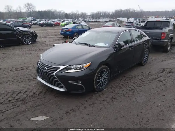 58ABK1GG8GU024761 2016 LEXUS ES - Image 2