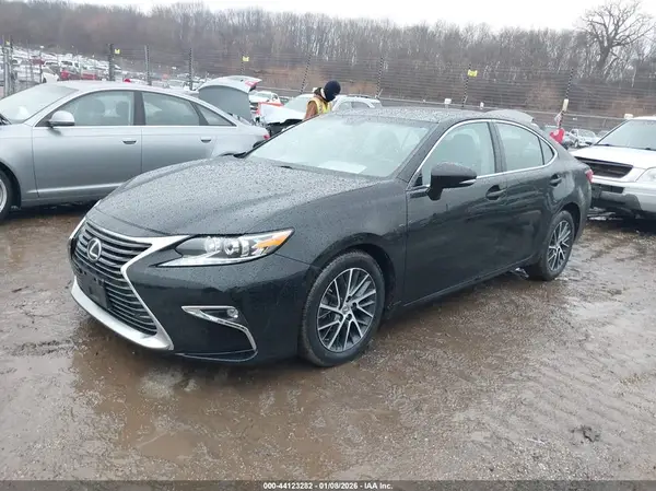58ABK1GG8GU027613 2016 LEXUS ES - Image 2