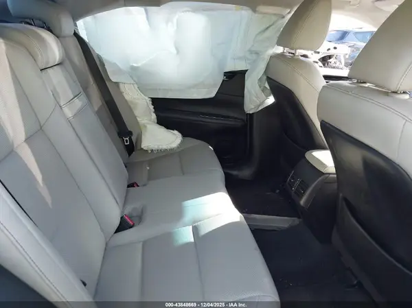 58ABK1GG8GU028373 2016 LEXUS ES - Image 8