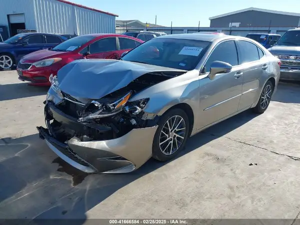 58ABK1GG8GU032522 2016 LEXUS ES - Image 2