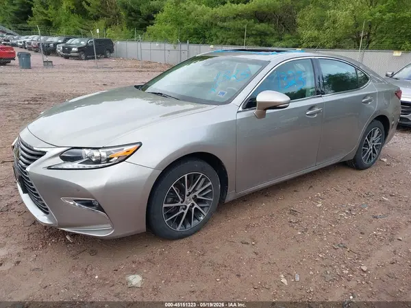 58ABK1GG8HU035857 2017 LEXUS ES - Image 2