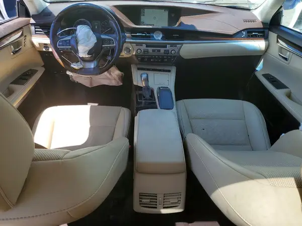 58ABK1GG8HU035986 2017 LEXUS ES - Image 8