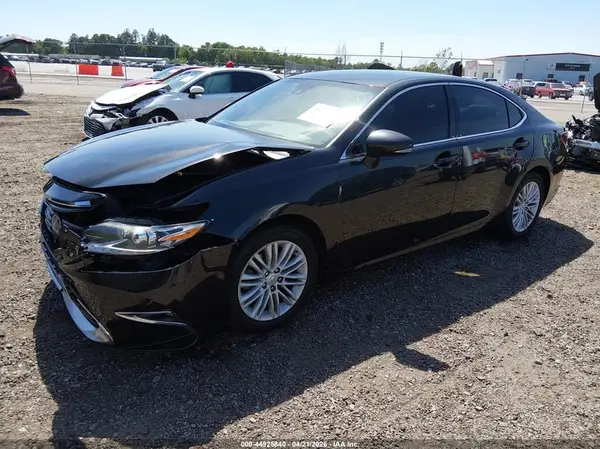 58ABK1GG8HU036992 2017 LEXUS ES - Image 2