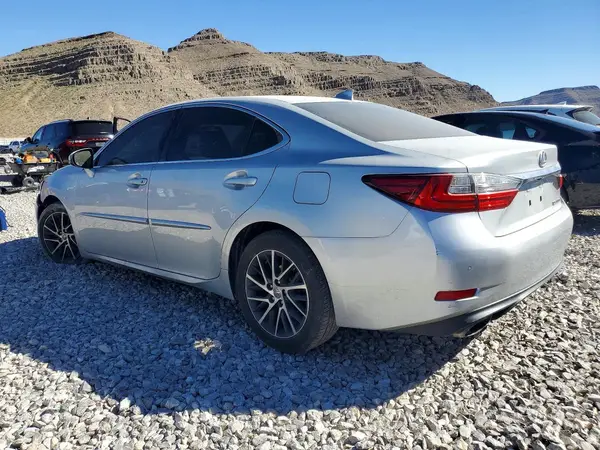 58ABK1GG8HU037107 2017 LEXUS ES - Image 2