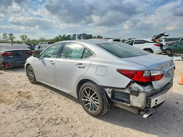 58ABK1GG8HU040394 2017 LEXUS ES - Image 2