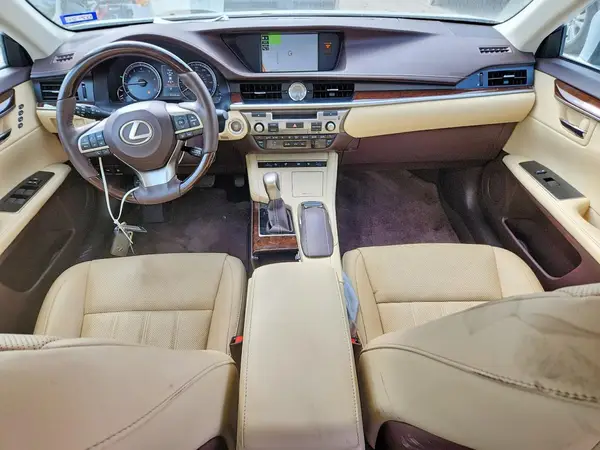 58ABK1GG8HU040394 2017 LEXUS ES - Image 8