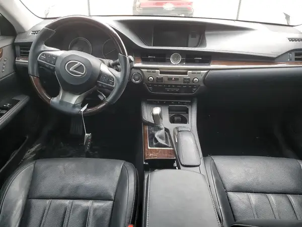 58ABK1GG8HU041660 2017 LEXUS ES - Image 8