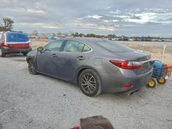 58ABK1GG8HU043621 2017 LEXUS ES - Image 2