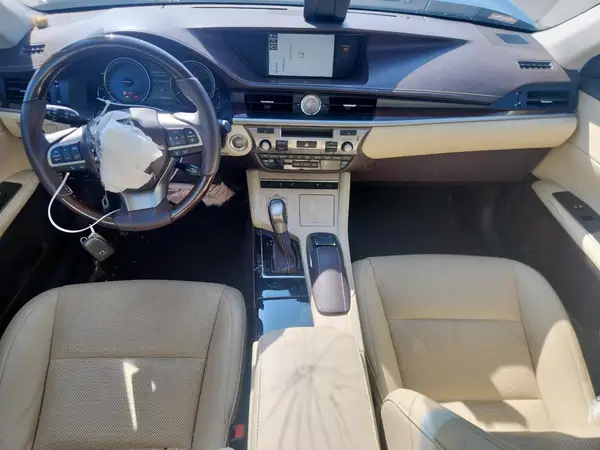 58ABK1GG8HU043778 2017 LEXUS ES - Image 8