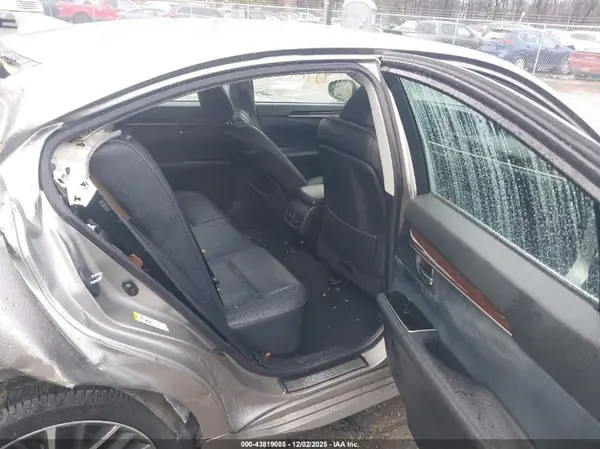 58ABK1GG8HU044560 2017 LEXUS ES - Image 8