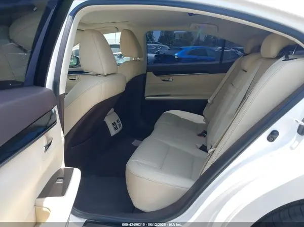 58ABK1GG8HU045899 2017 LEXUS ES - Image 8