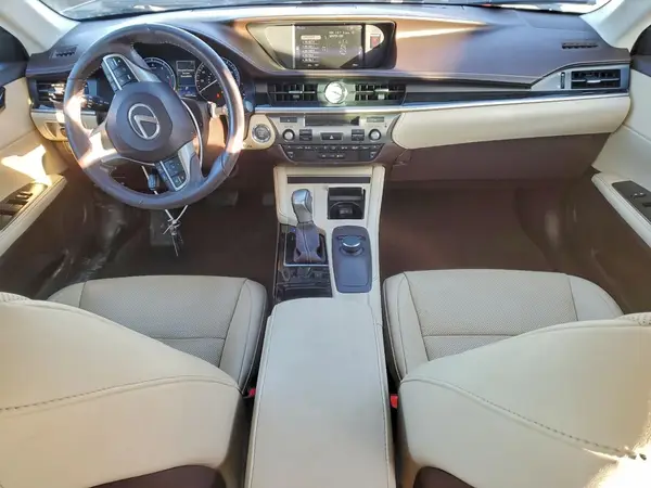 58ABK1GG8HU046986 2017 LEXUS ES - Image 8