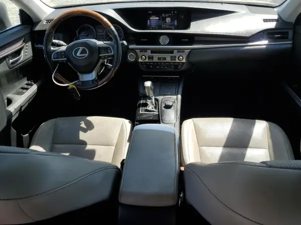 58ABK1GG8HU051962 2017 LEXUS ES - Image 8