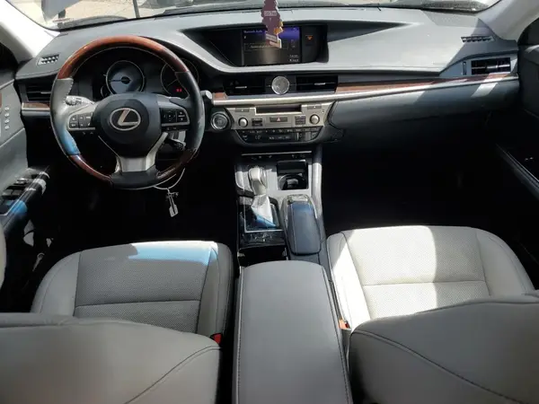 58ABK1GG8HU053470 2017 LEXUS ES - Image 8
