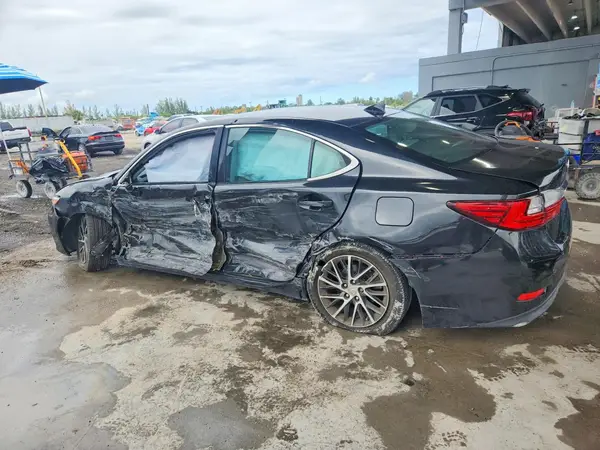 58ABK1GG8HU054506 2017 LEXUS ES - Image 2