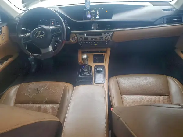 58ABK1GG8HU054828 2017 LEXUS ES - Image 8