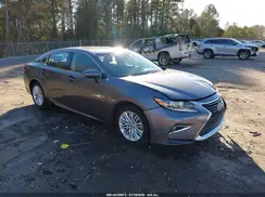58ABK1GG8HU054960 2017 LEXUS ES