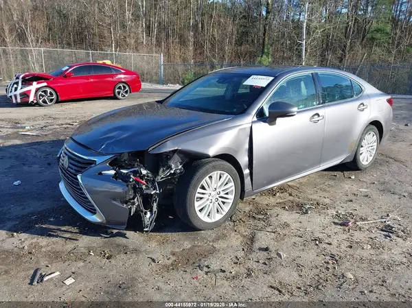 58ABK1GG8HU054960 2017 LEXUS ES - Image 2