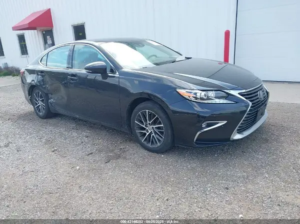 58ABK1GG8HU055316 2017 LEXUS ES - Image 1