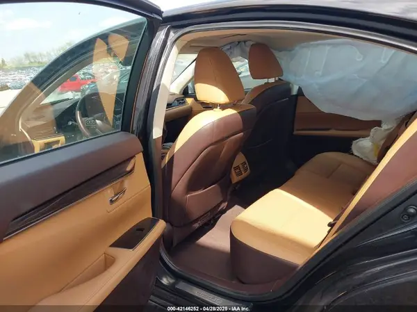 58ABK1GG8HU055316 2017 LEXUS ES - Image 8