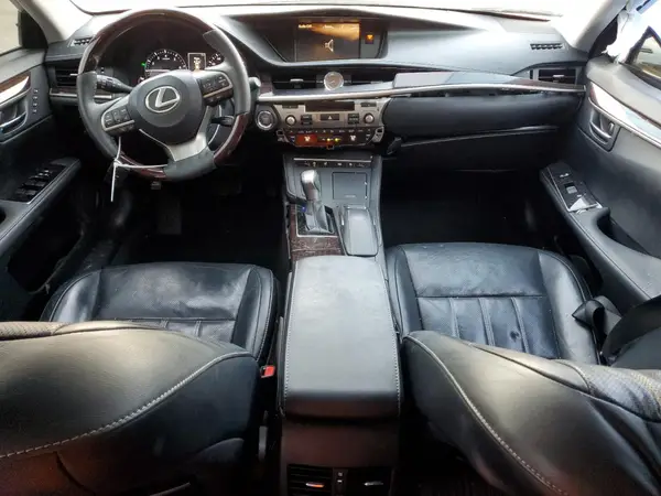 58ABK1GG8HU055476 2017 LEXUS ES - Image 8