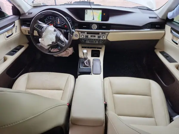 58ABK1GG8HU055705 2017 LEXUS ES - Image 8