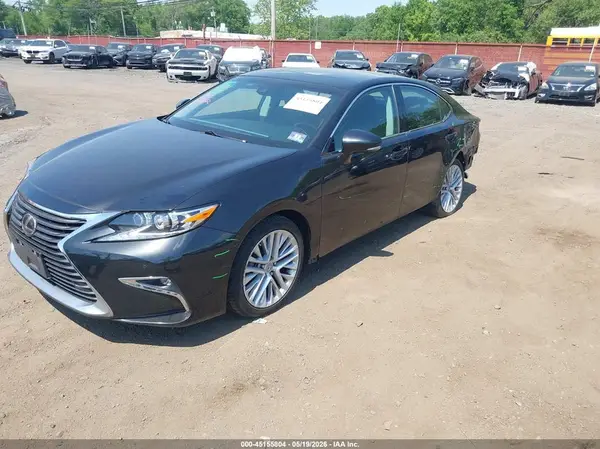 58ABK1GG8HU055820 2017 LEXUS ES - Image 2