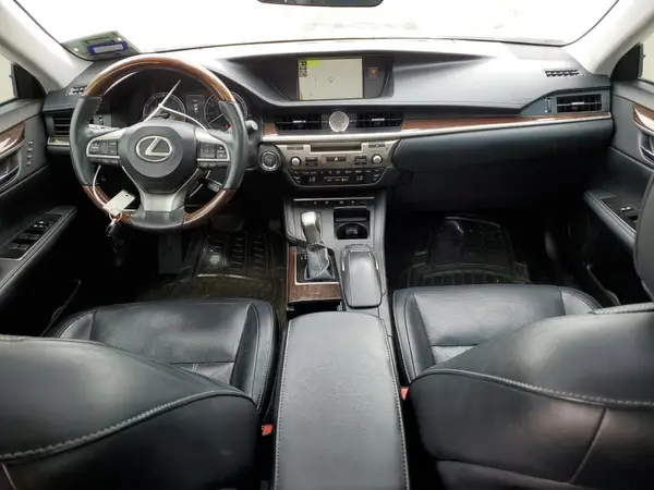 58ABK1GG8HU057079 2017 LEXUS ES - Image 8