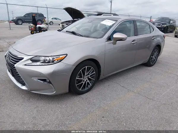 58ABK1GG8HU058751 2017 LEXUS ES - Image 2