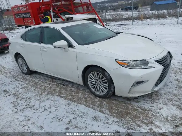 58ABK1GG8HU059513 2017 LEXUS ES - Image 1