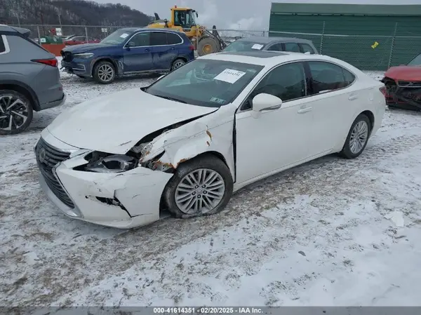 58ABK1GG8HU059513 2017 LEXUS ES - Image 2