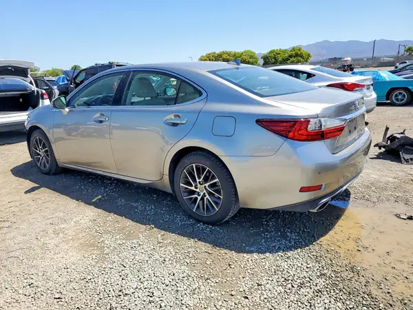 58ABK1GG8HU059625 2017 LEXUS ES - Image 2