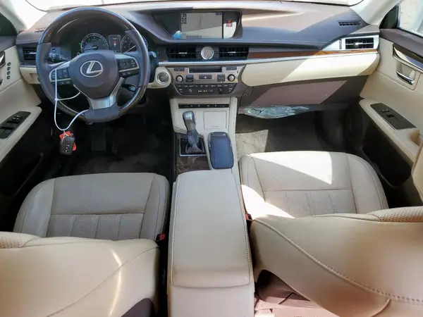 58ABK1GG8HU064548 2017 LEXUS ES - Image 8