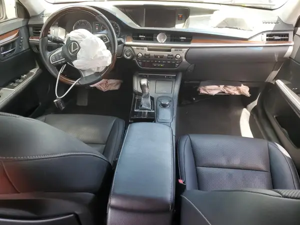 58ABK1GG8HU064579 2017 LEXUS ES - Image 8