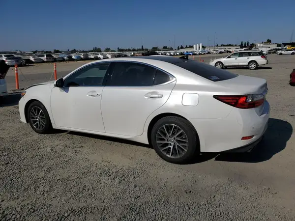 58ABK1GG8HU065523 2017 LEXUS ES - Image 2