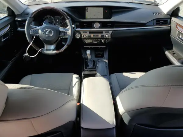 58ABK1GG8HU065523 2017 LEXUS ES - Image 8