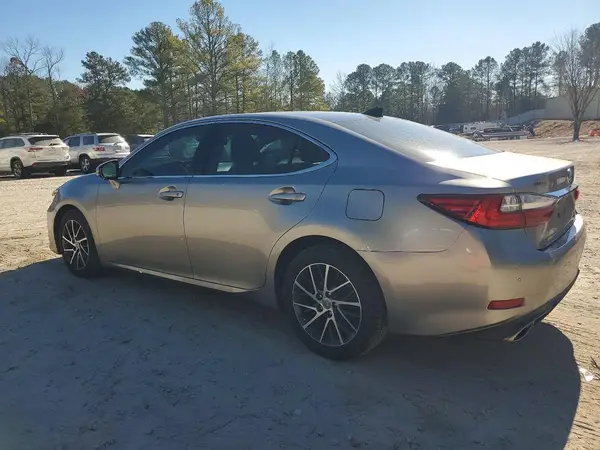 58ABK1GG8HU068440 2017 LEXUS ES - Image 2