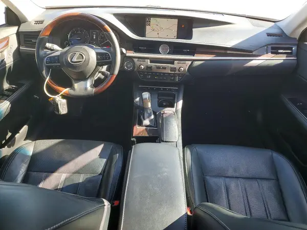 58ABK1GG8HU068440 2017 LEXUS ES - Image 8