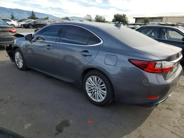 58ABK1GG8HU068969 2017 LEXUS ES - Image 2