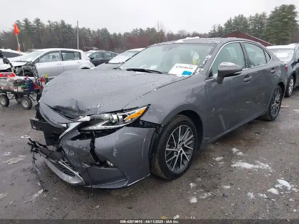 58ABK1GG8HU069071 2017 LEXUS ES - Image 2