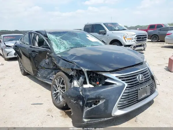 58ABK1GG8HU069734 2017 LEXUS ES - Image 1
